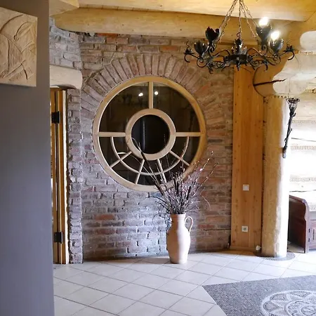 Goralski Dwor ドゥシュニキ・ズドルイ