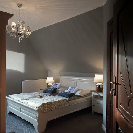 Goralski Dwor ドゥシュニキ・ズドルイ